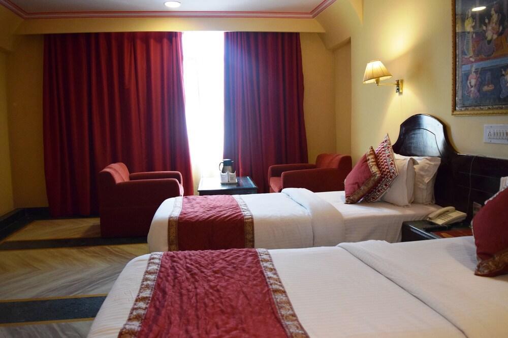 Fort Chandragupt Hotel Jaipur Exteriör bild